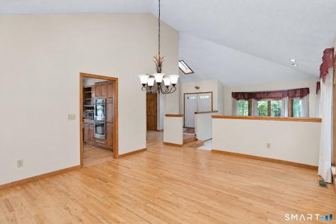 5 Fawn Crest Drive New Fairfield CT 06812