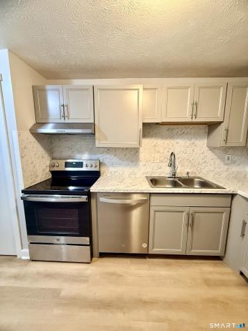 801 Pleasant Valley Condo Road South Windsor CT 06074