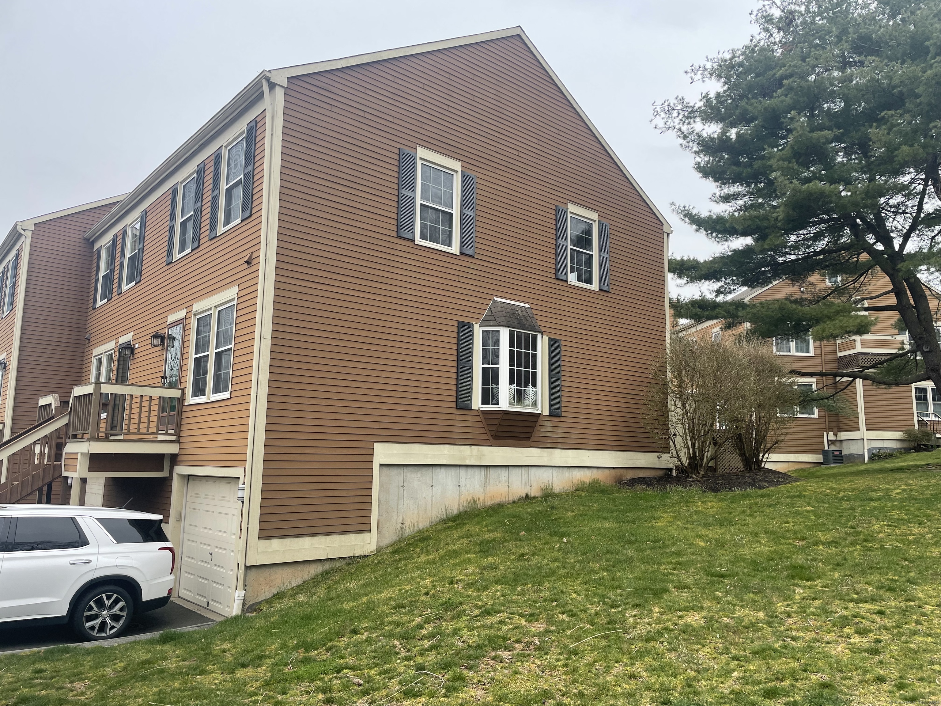 173 Foxbridge Village Branford CT 06405