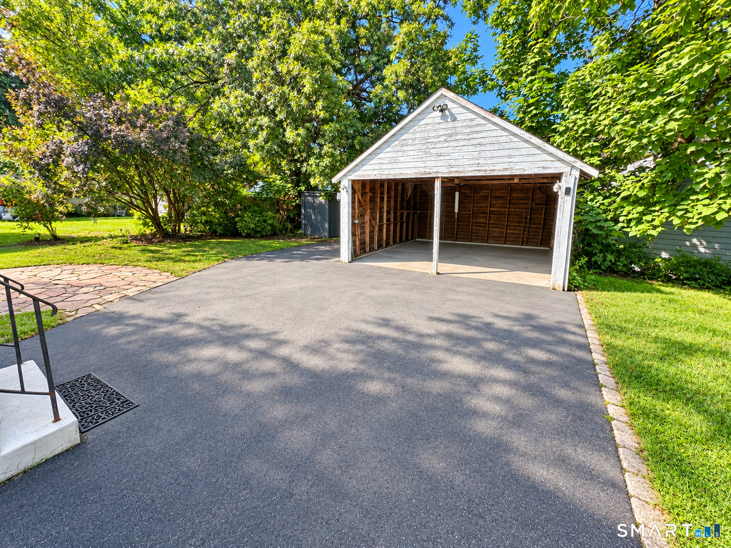 30 Essex Street Manchester CT 06040