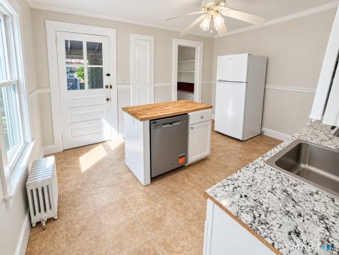 30 Essex Street Manchester CT 06040