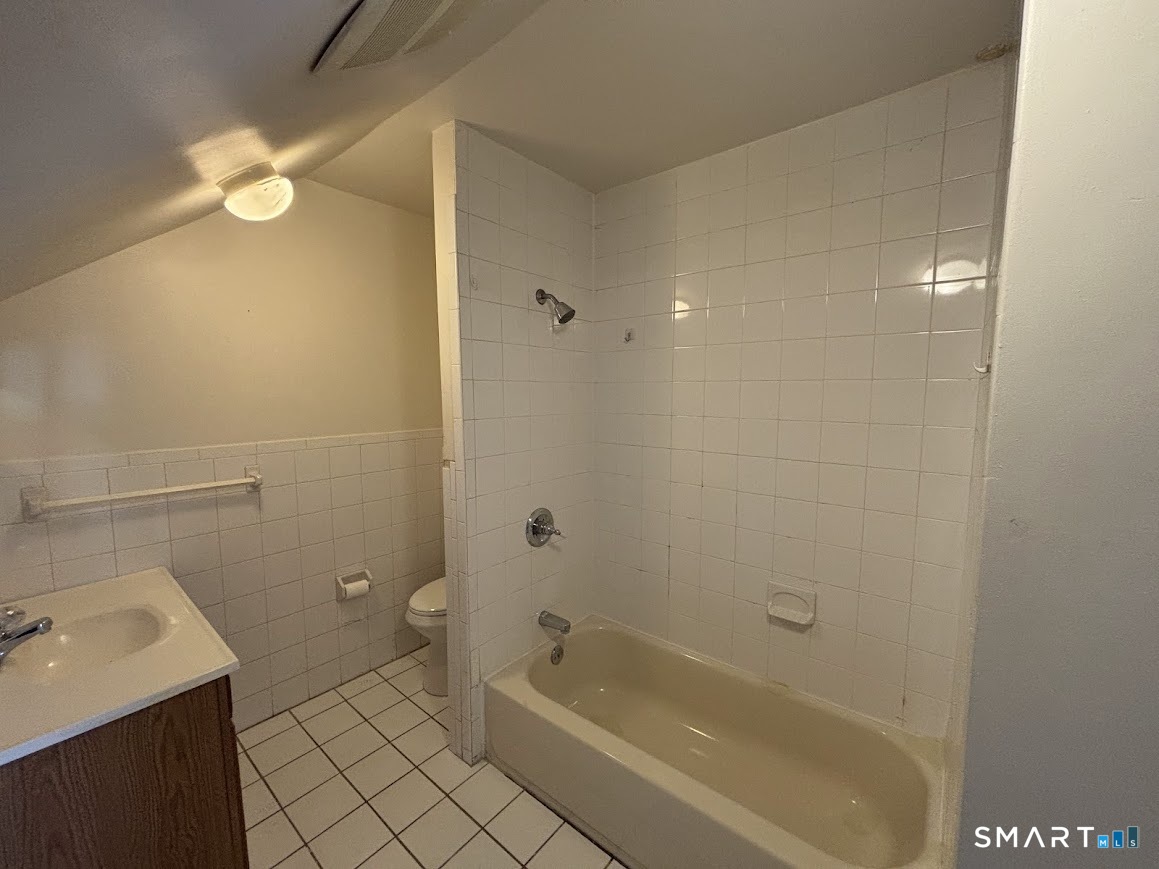 358 Park Avenue Bridgeport CT 06604