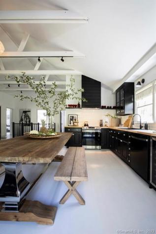 10 Sentry Hill Road Roxbury CT 06783