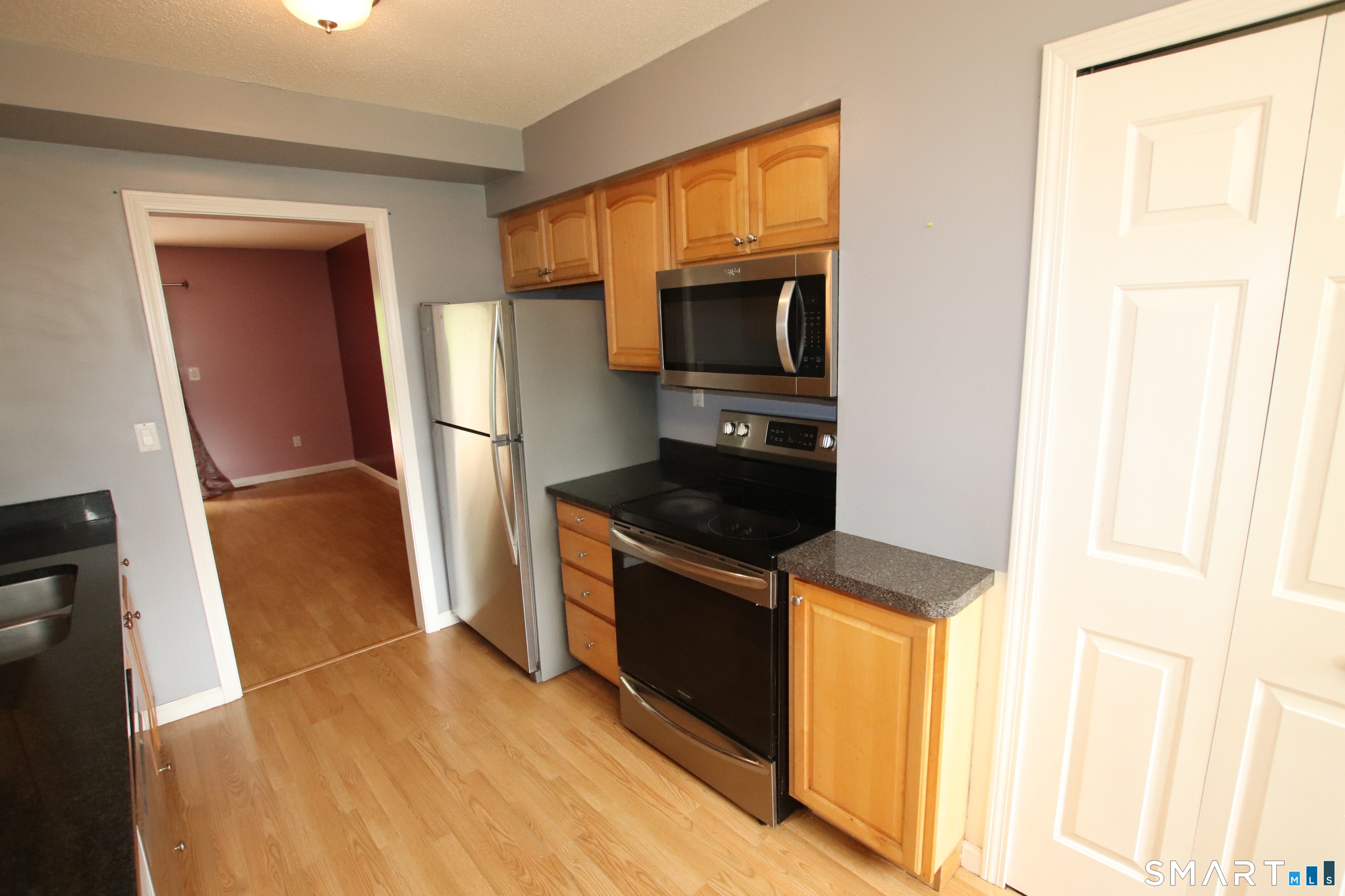156 Conestoga Way Glastonbury CT 06033