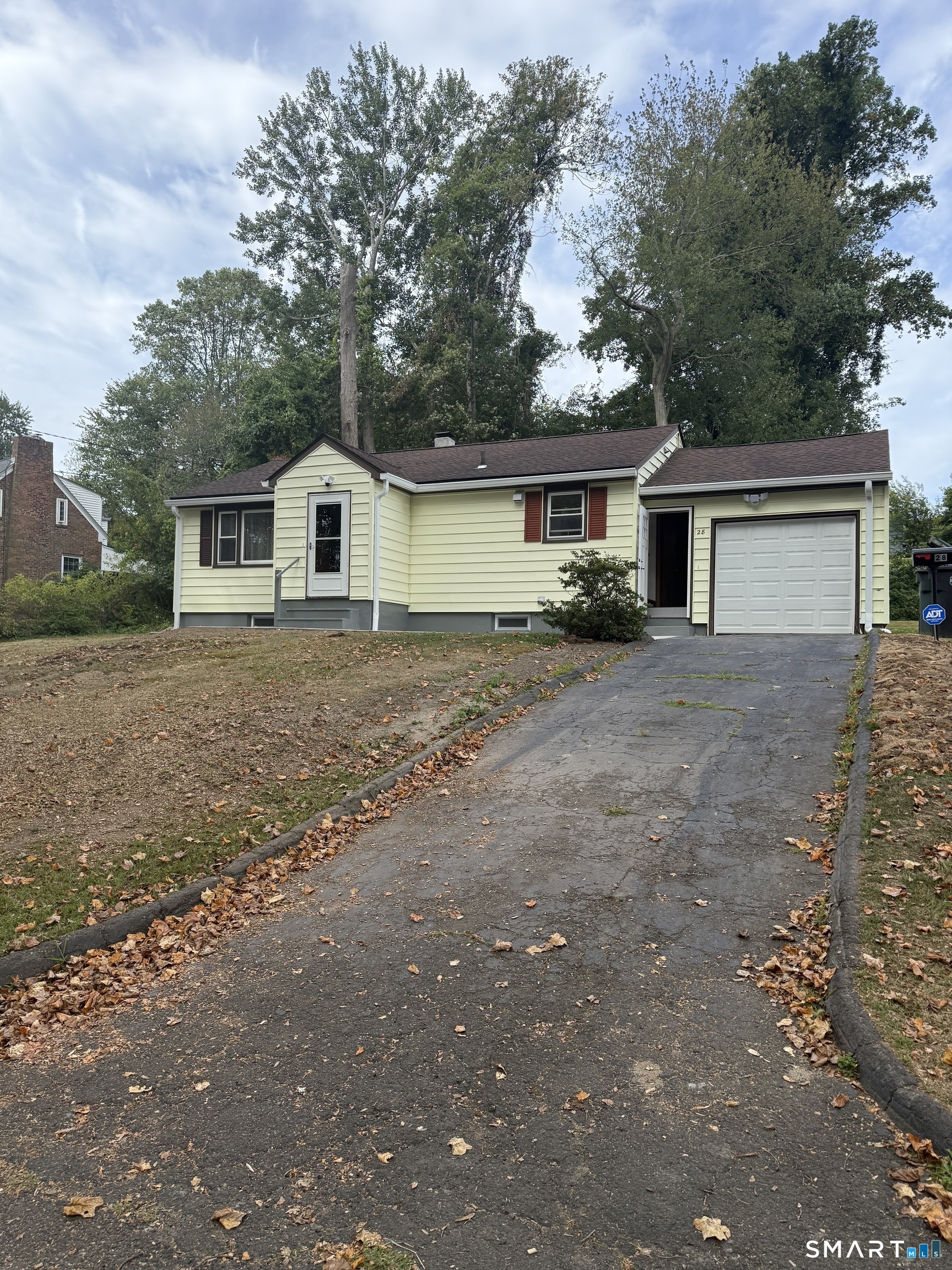 Milford CT, 28 Entrance Road