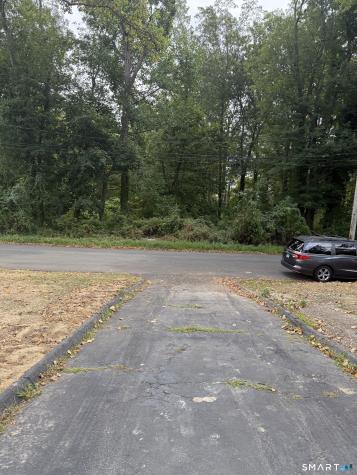 28 Entrance Road Milford CT 06460