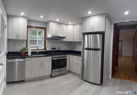 28 Entrance Road Milford CT 06460