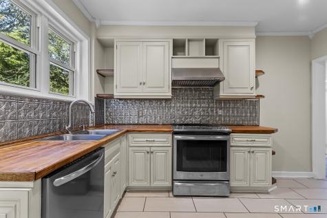 23 Frank Street Trumbull CT 06611
