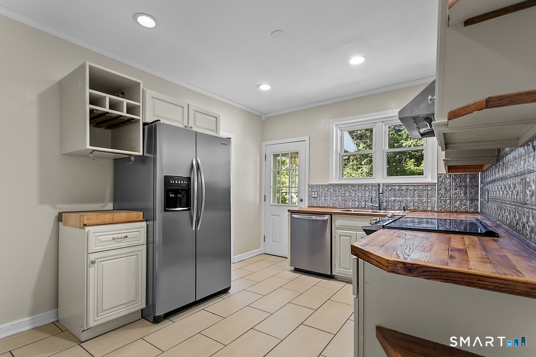 23 Frank Street Trumbull CT 06611