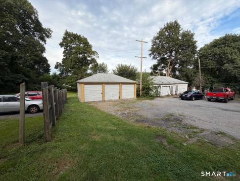 82 Bunker Hill Avenue Waterbury CT 06708