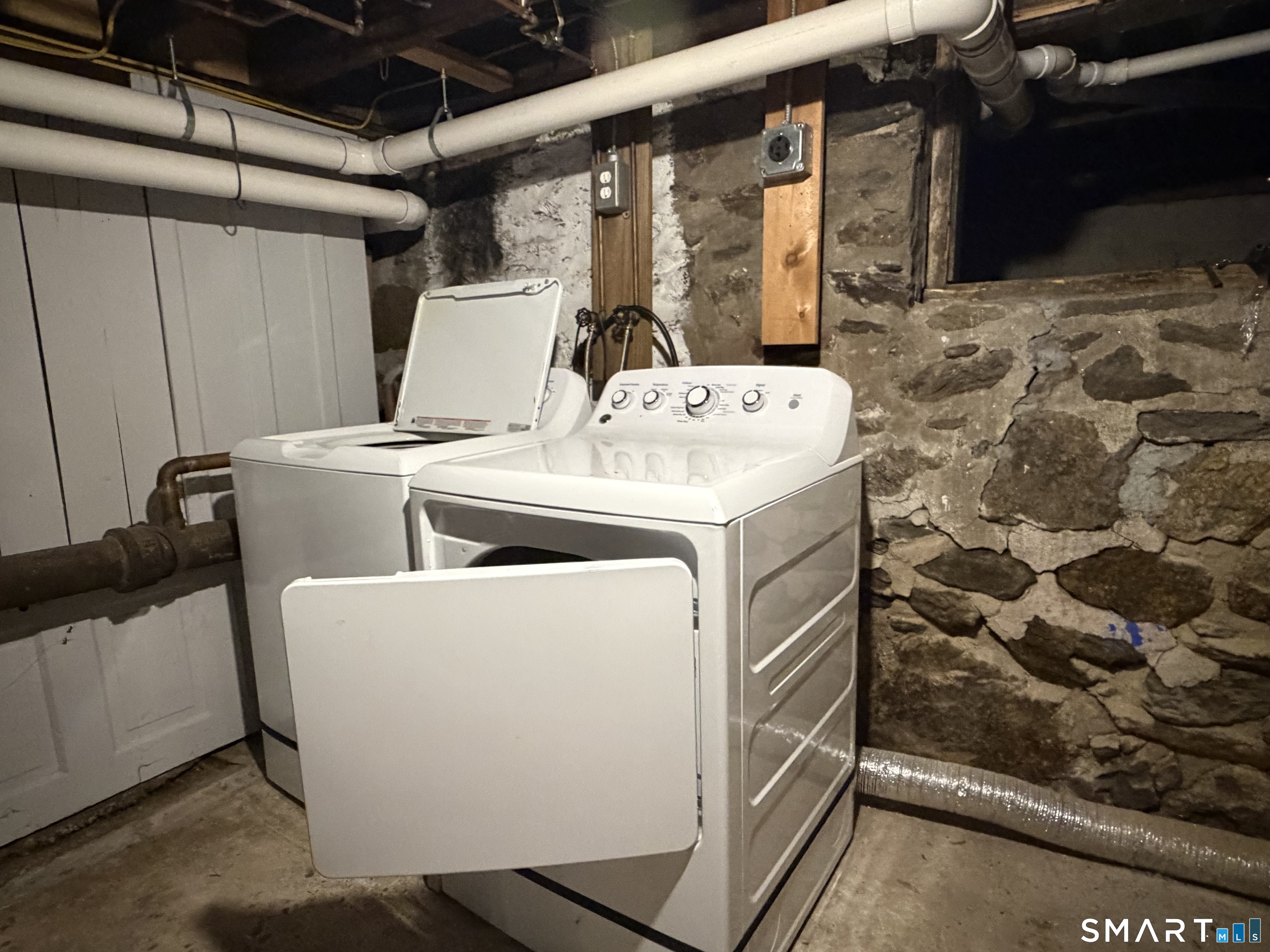 376 Reef Road Fairfield CT 06824