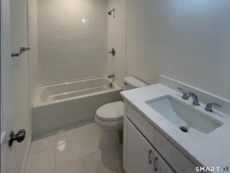 1686 Litchfield Turnpike Woodbridge CT 06525