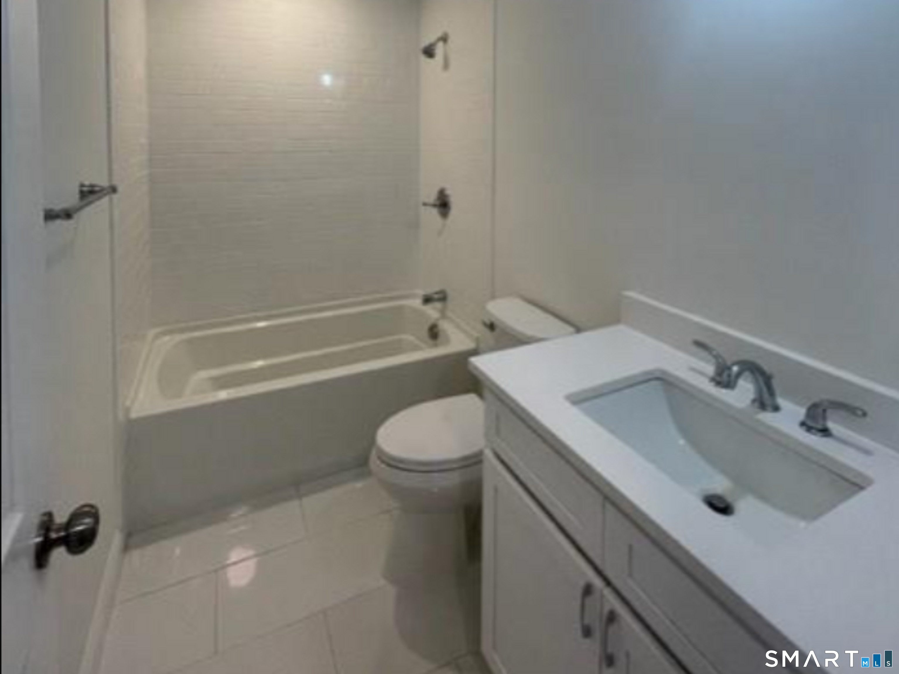 1686 Litchfield Turnpike Woodbridge CT 06525