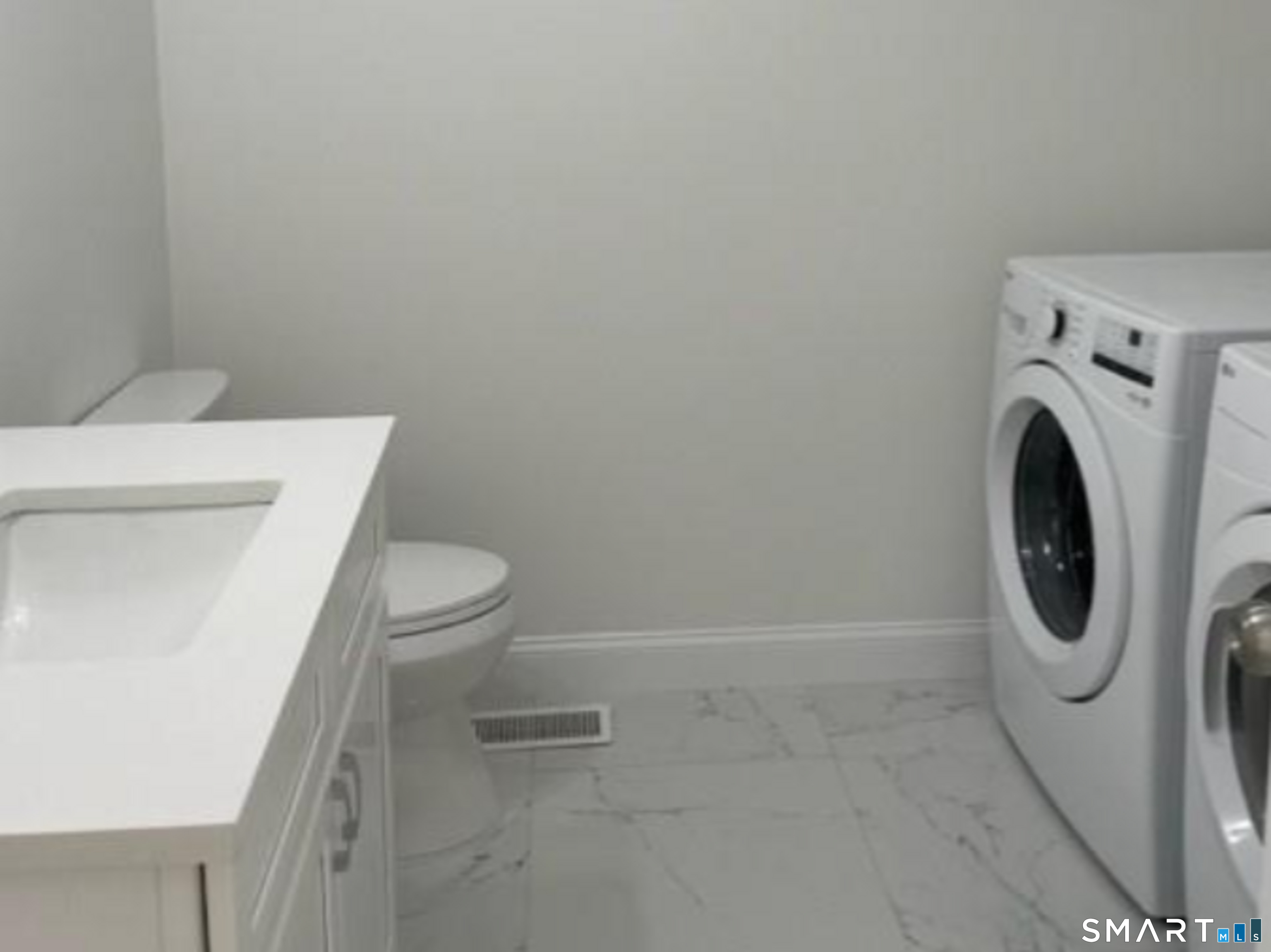 1686 Litchfield Turnpike Woodbridge CT 06525