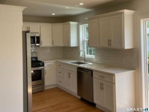 1686 Litchfield Turnpike Woodbridge CT 06525
