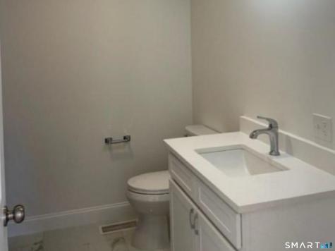 1686 Litchfield Turnpike Woodbridge CT 06525