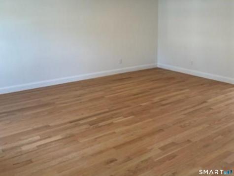 1686 Litchfield Turnpike Woodbridge CT 06525
