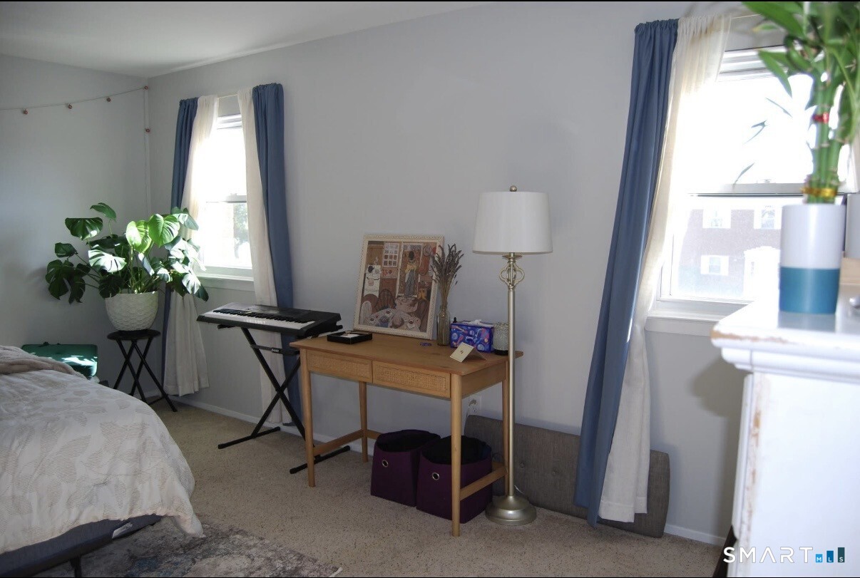 67 East Broadway Milford CT 06460