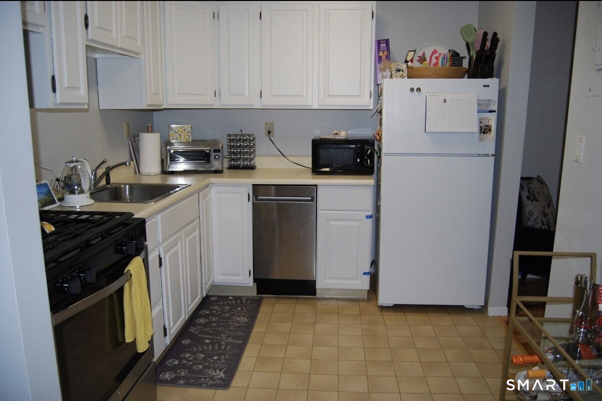 67 East Broadway Milford CT 06460