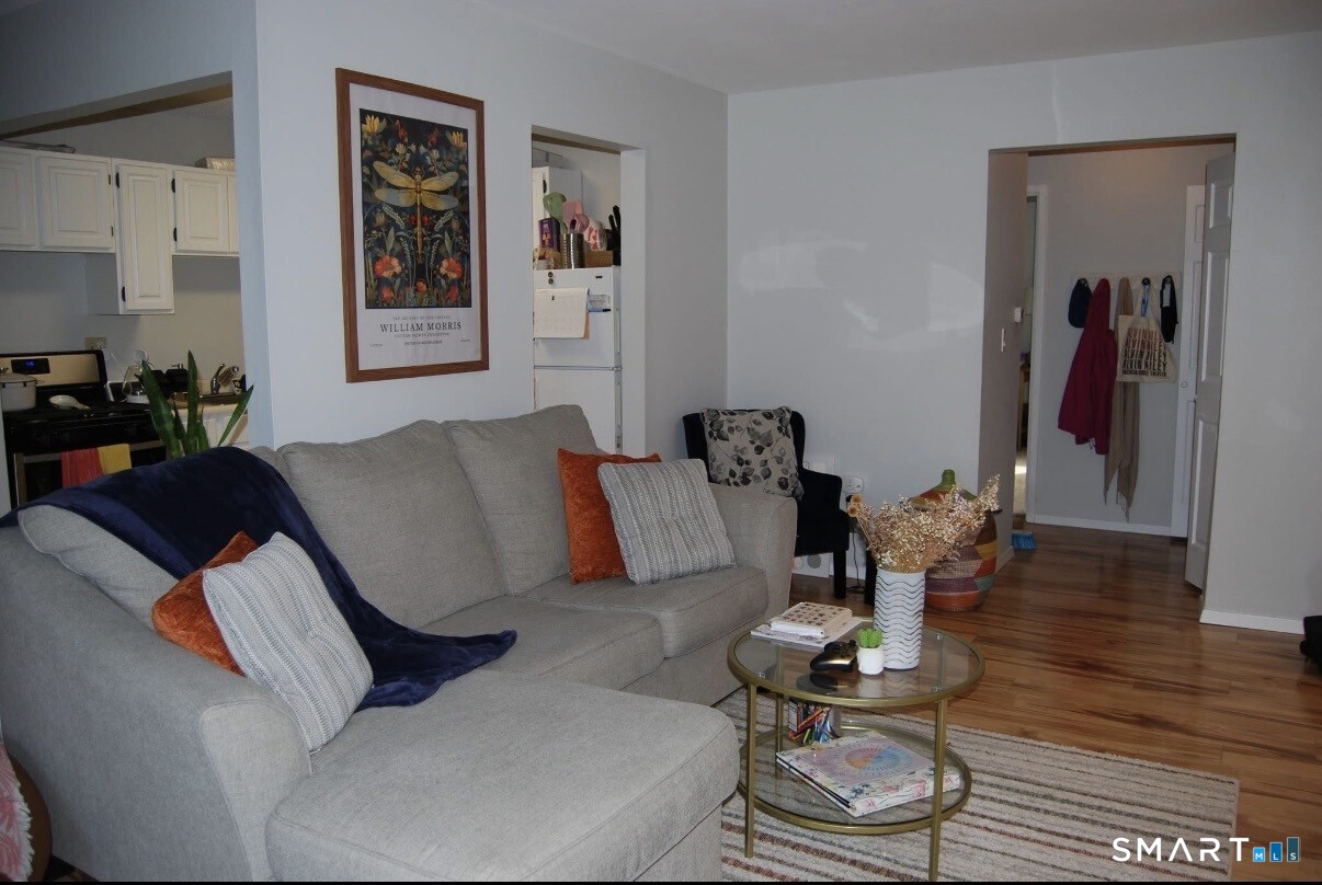 67 East Broadway Milford CT 06460