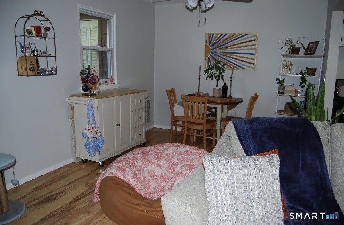 67 East Broadway Milford CT 06460