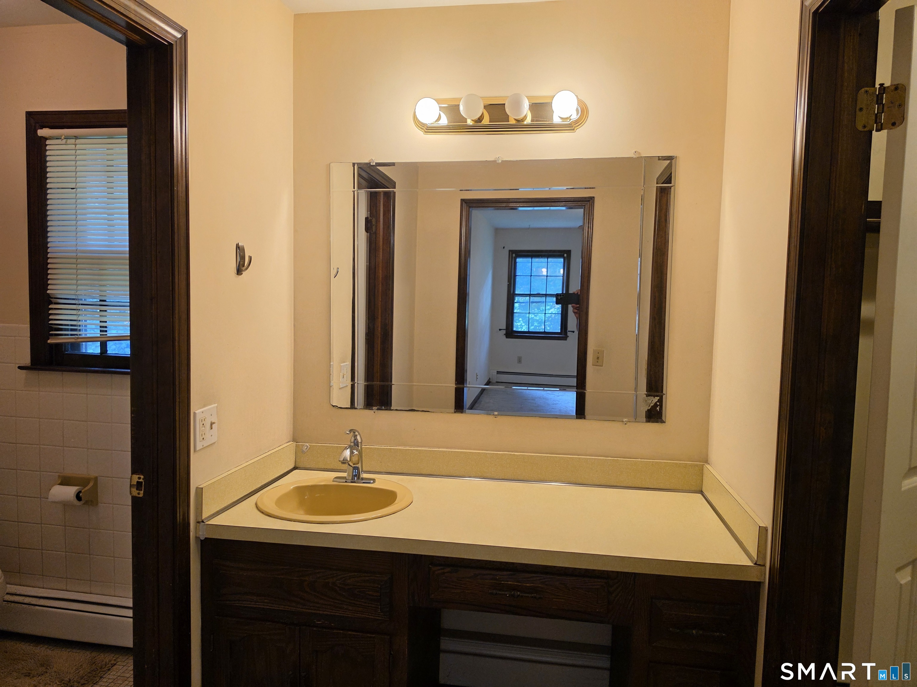 8 Squire Lane Shelton CT 06484