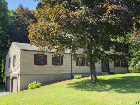 8 Squire Lane Shelton CT 06484