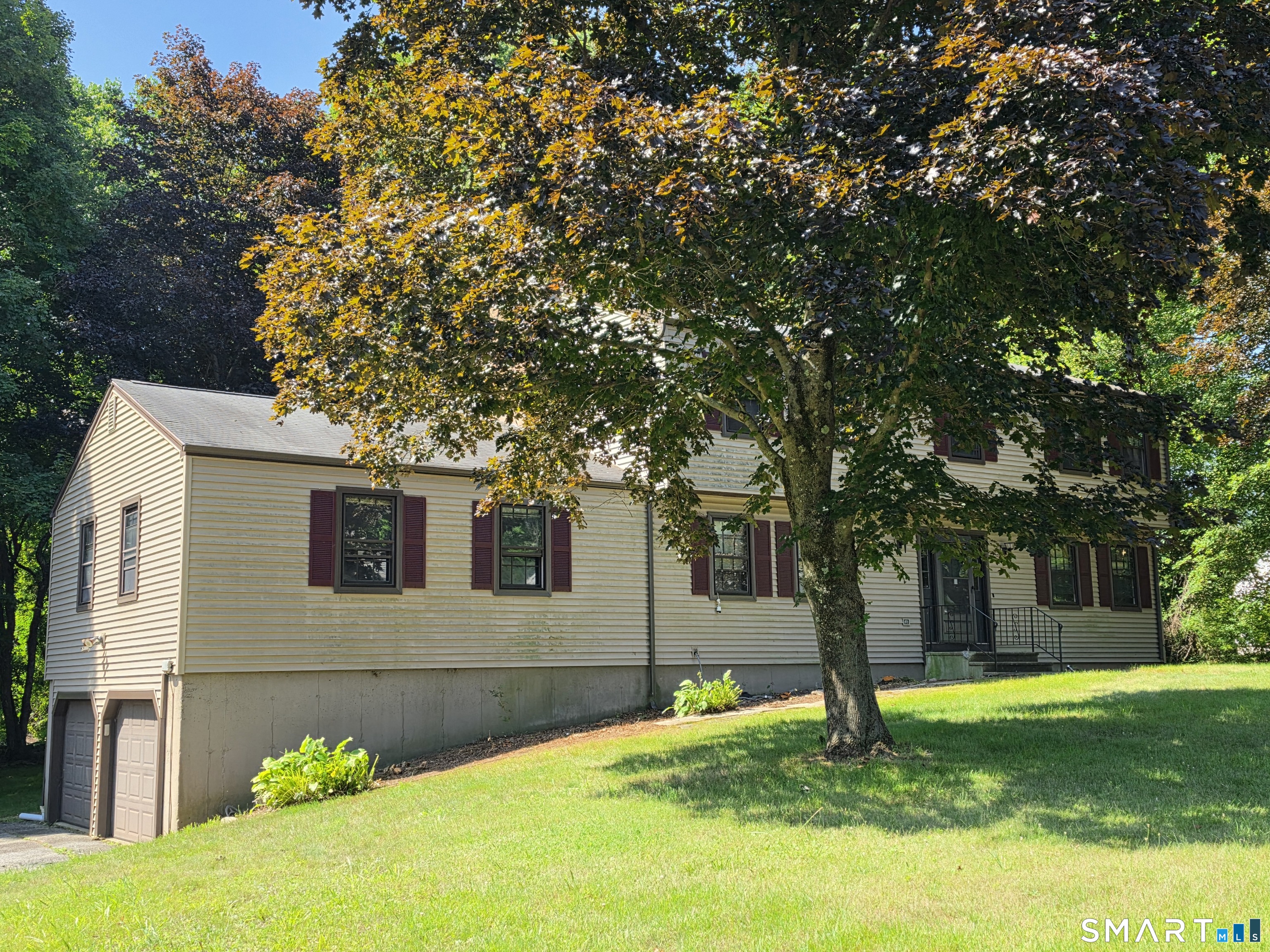 8 Squire Lane Shelton CT 06484