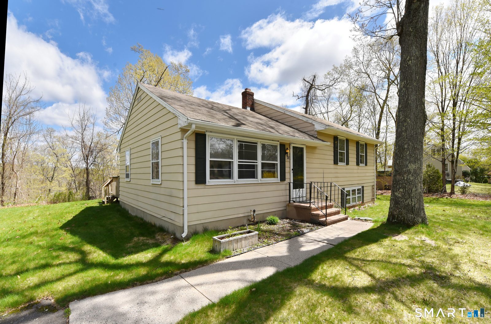 18 Old Young Street East Hampton CT 06424