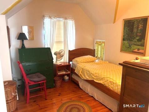 195 Linden Avenue Branford CT 06405