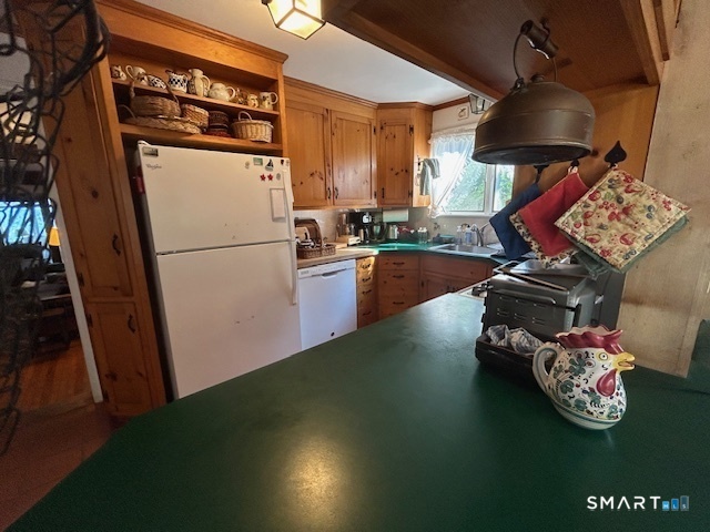 195 Linden Avenue Branford CT 06405