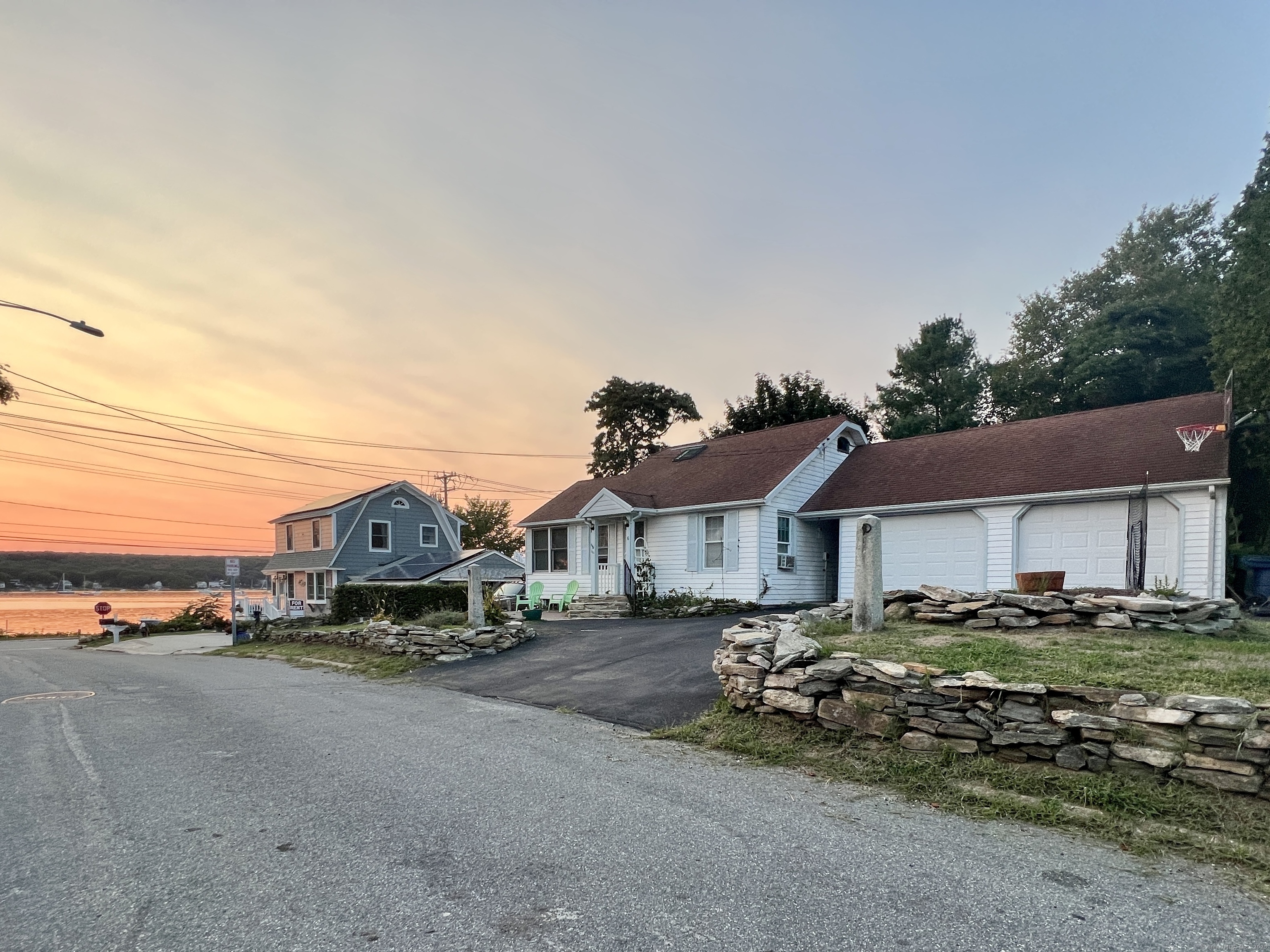 6 10TH Avenue Waterford CT 06385