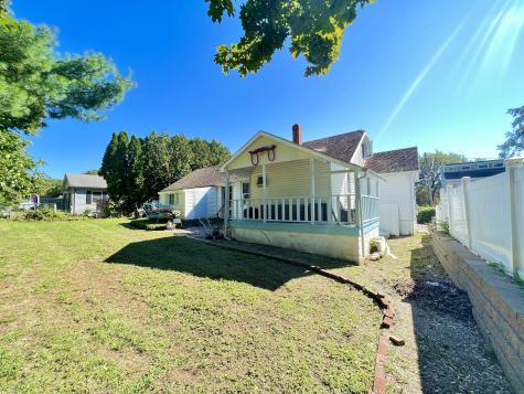 6 10TH Avenue Waterford CT 06385