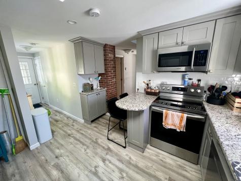 6 10TH Avenue Waterford CT 06385