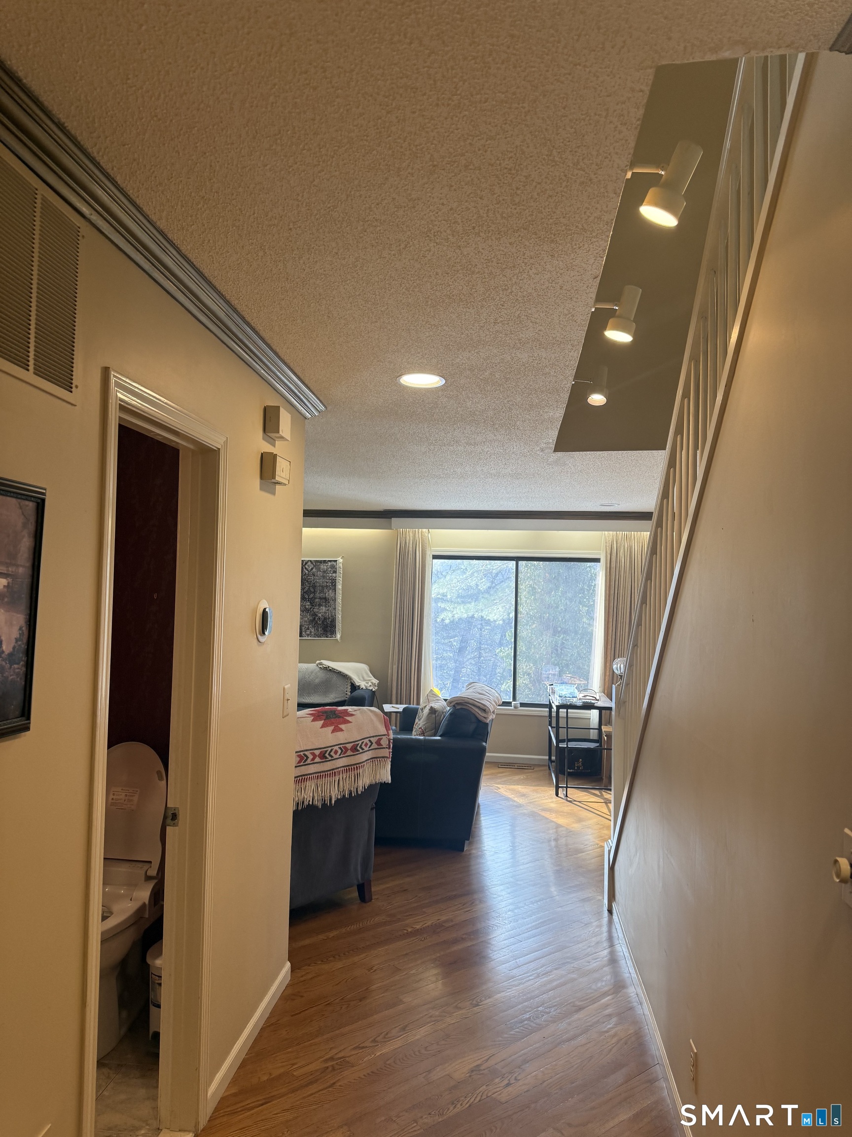 8 Crossroads Lane Avon CT 06001