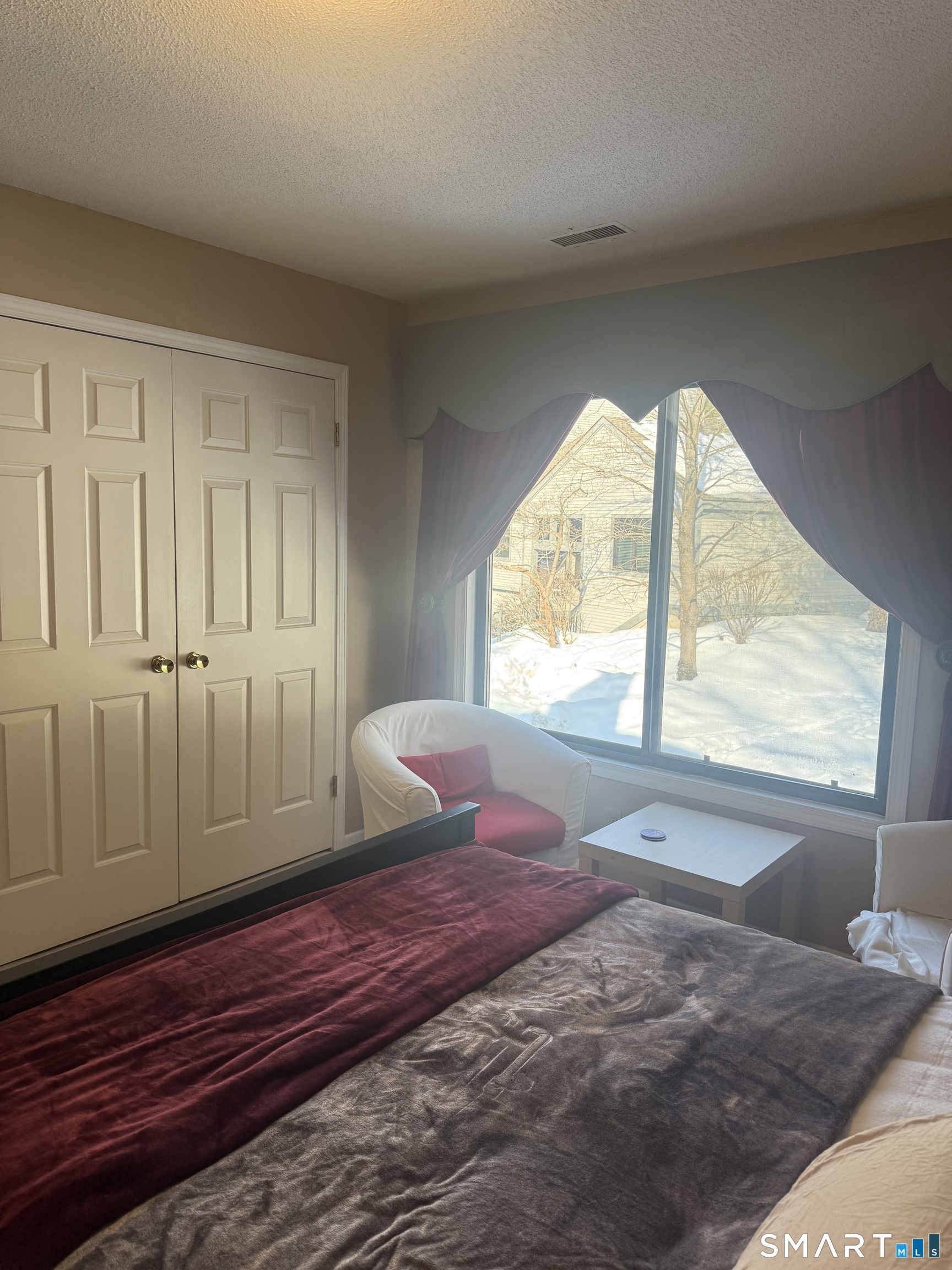 8 Crossroads Lane Avon CT 06001