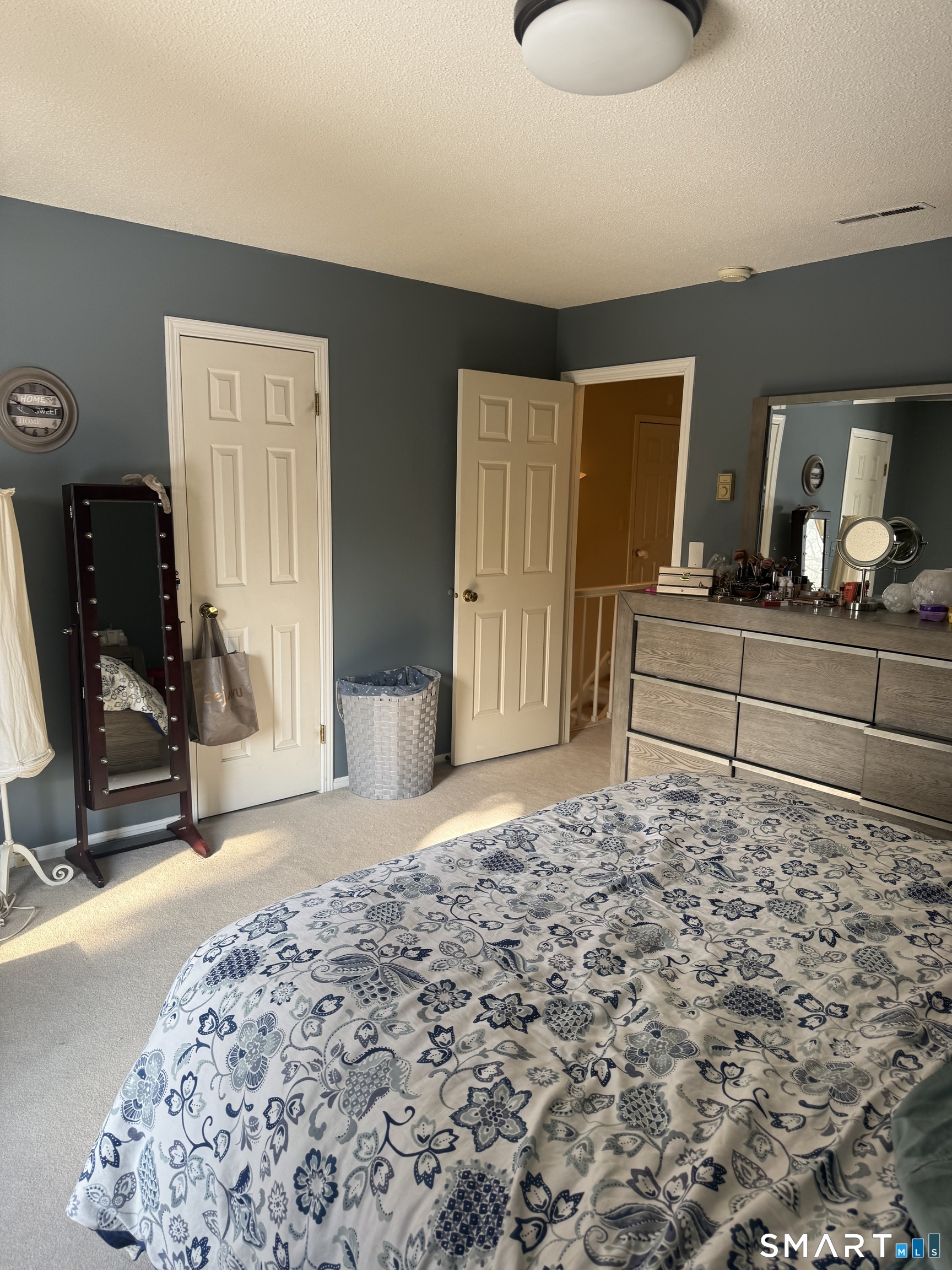 8 Crossroads Lane Avon CT 06001