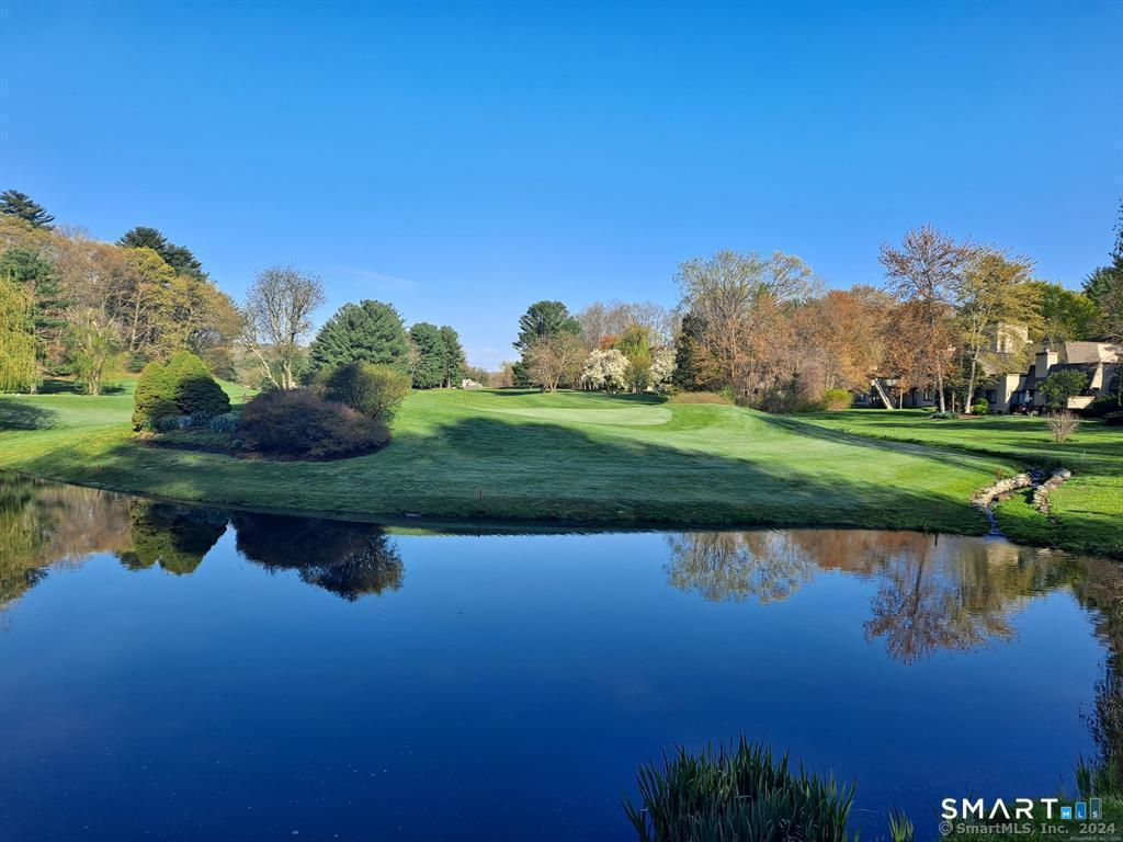 8 Crossroads Lane Avon CT 06001