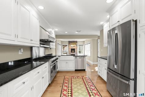 1005 Old Post Road Fairfield CT 06824