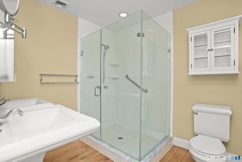 1005 Old Post Road Fairfield CT 06824