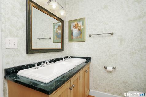 1005 Old Post Road Fairfield CT 06824