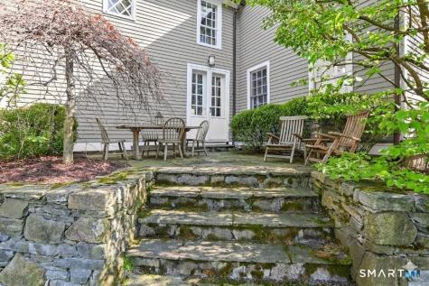 1005 Old Post Road Fairfield CT 06824
