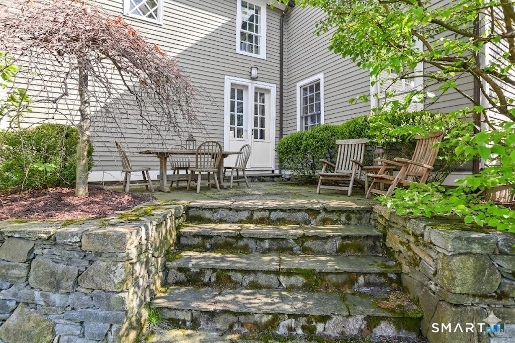 1005 Old Post Road Fairfield CT 06824
