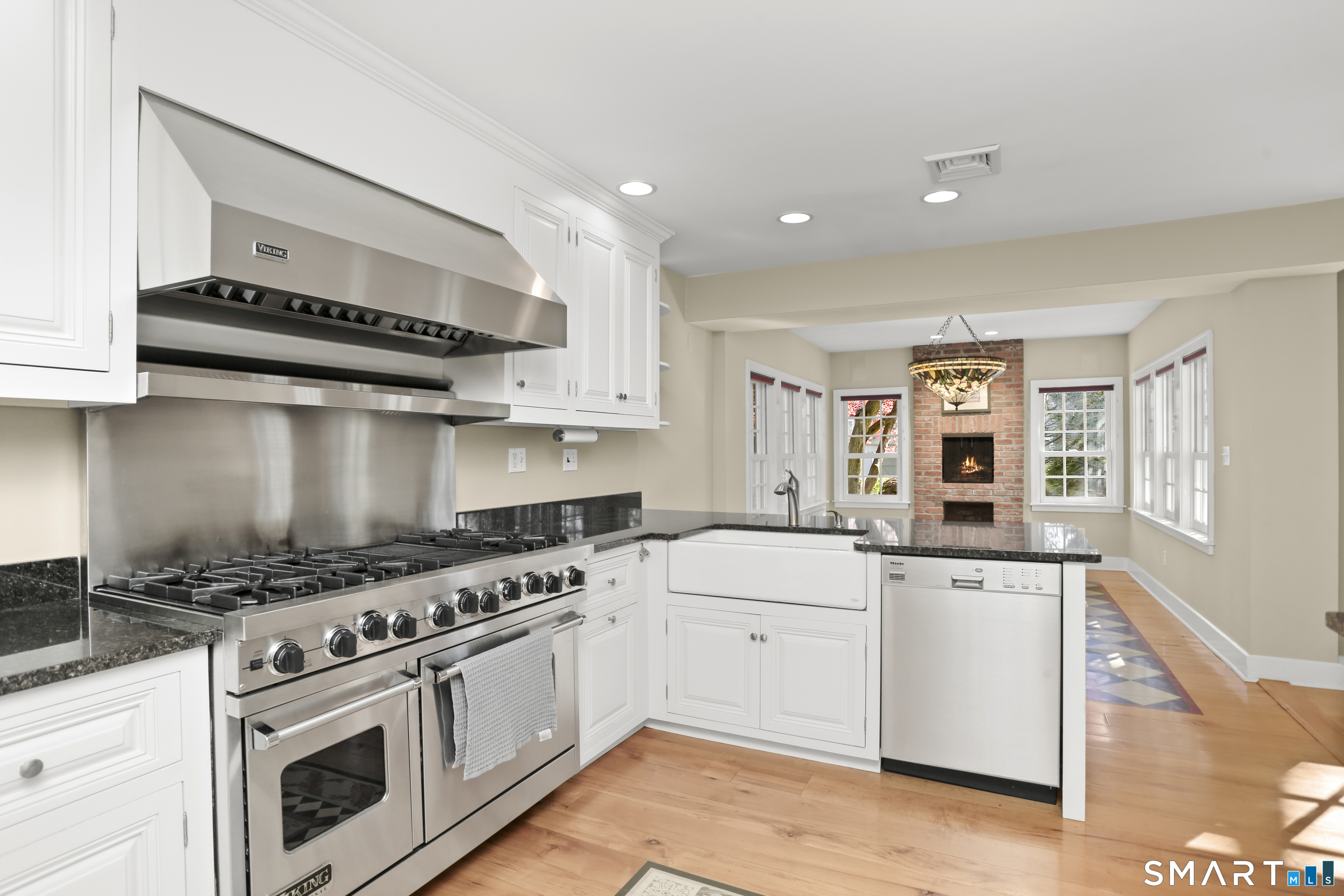 1005 Old Post Road Fairfield CT 06824
