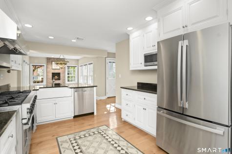 1005 Old Post Road Fairfield CT 06824