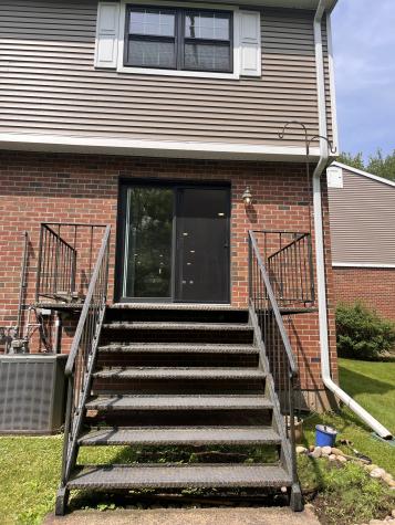 142 Hampton Court Newington CT 06111