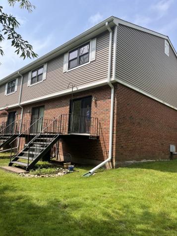 142 Hampton Court Newington CT 06111