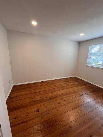 142 Hampton Court Newington CT 06111