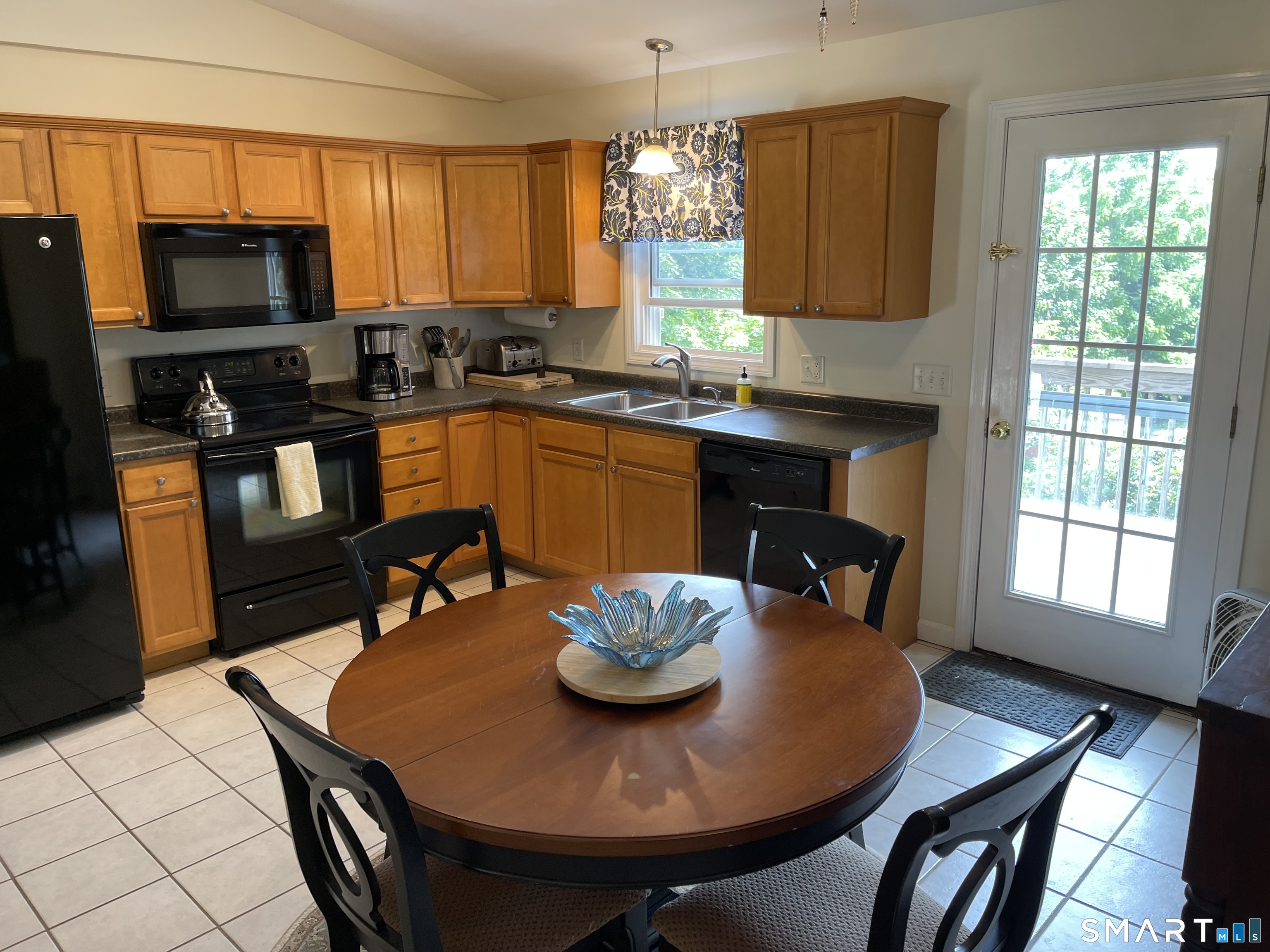 8 Wells Avenue Stonington CT 06379