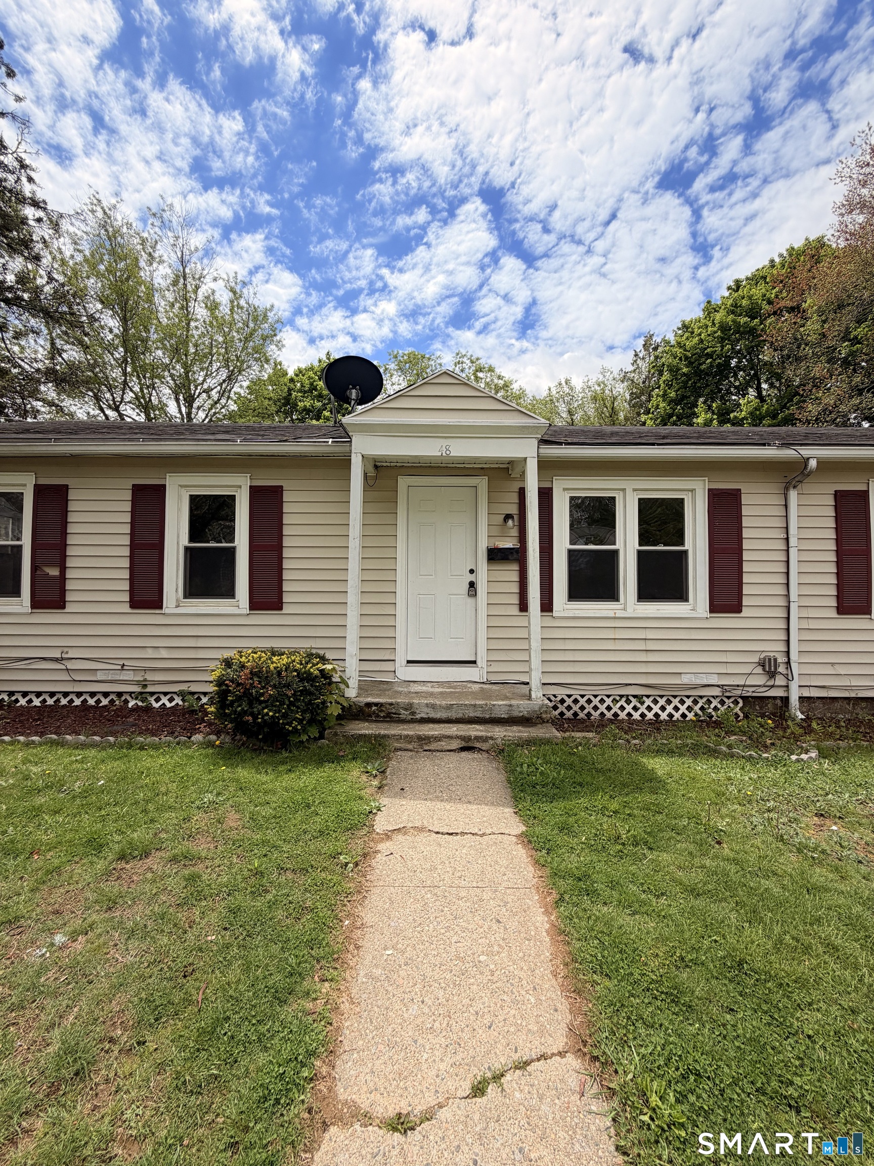 48 Ridgeview Circle New London CT 06320